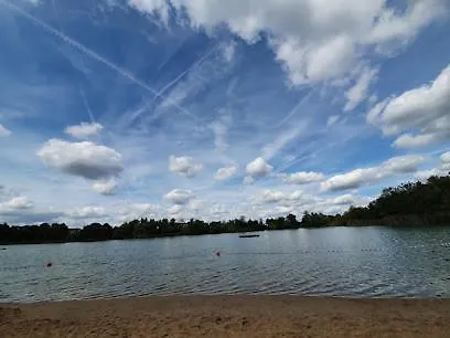 Lägenhet River View Near Frankfurt - 3 Rooms-4 Beds & 1 Sofa Bed -air Condition- Private Parking Hainburg
