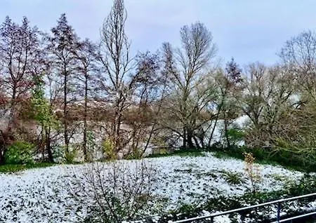 River View Near Frankfurt - 3 Rooms-4 Beds & 1 Sofa Bed -air Condition- Private Parking