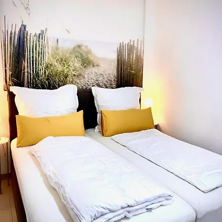 River View Near Frankfurt - 3 Rooms-4 Beds & 1 Sofa Bed -air Condition- Private Parking Appartement Hainburg