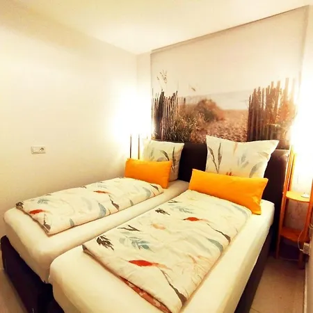 Appartement River View Near Frankfurt - 3 Rooms-4 Beds & 1 Sofa Bed -air Condition- Private Parking *