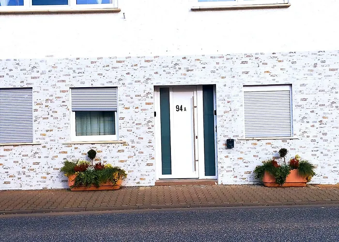 River View Near Frankfurt - 3 Rooms-4 Beds & 1 Sofa Bed -air Condition- Private Parking