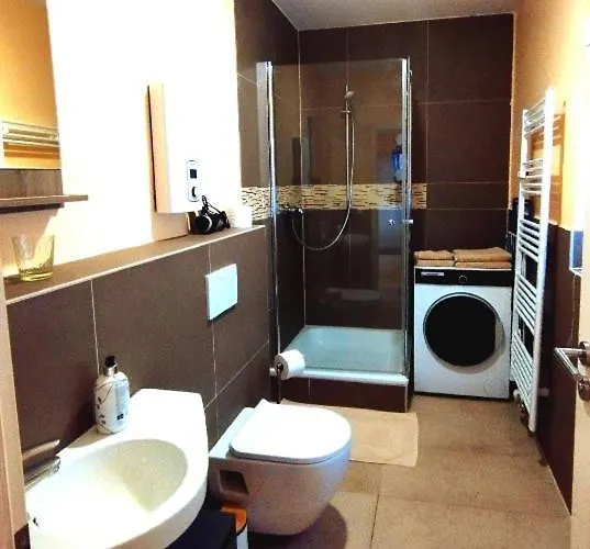 River View Near Frankfurt - 3 Rooms-4 Beds & 1 Sofa Bed -air Condition- Private Parking