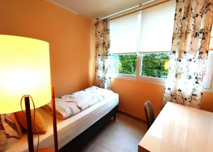 River View Near Frankfurt - 3 Rooms-4 Beds & 1 Sofa Bed -air Condition- Private Parking Hainburg