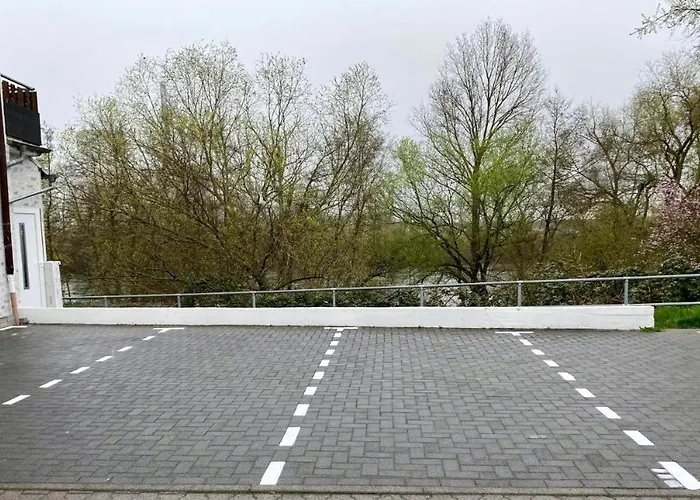 River View Near Frankfurt - 3 Rooms-4 Beds & 1 Sofa Bed -air Condition- Private Parking Hainburg